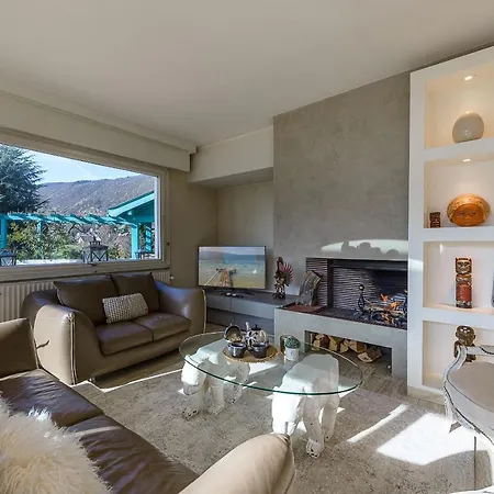 Holiday home Chante Au Vent: Lakeside Retreat With Pool
